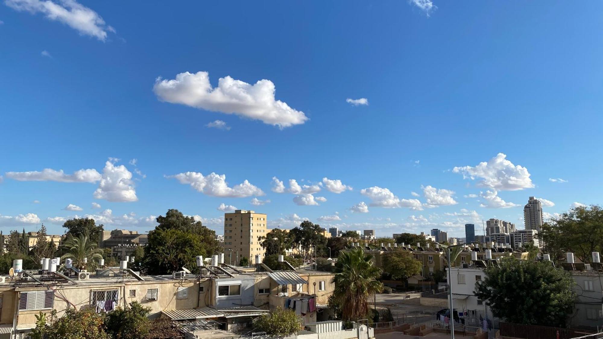 Beershebaדירה יפיפיה! מיקום מעולה! אוניברסיטת בן גוריון, סורוקה, שוק, פארק!アパートメント エクステリア 写真